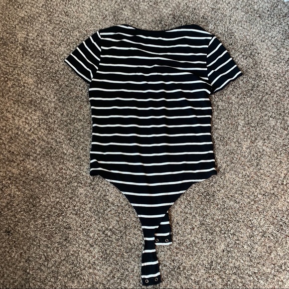✨2/$15 DYNAMITE | Striped Navy Bodysuit - Picture 3 of 6